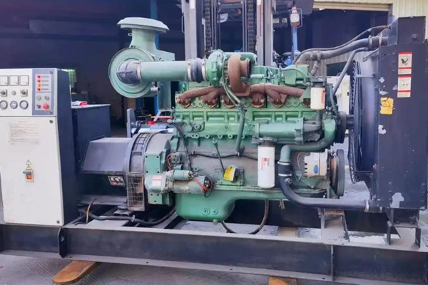 怎么從康明斯發(fā)電機(jī)組的機(jī)油壓力表看故障所在部位？